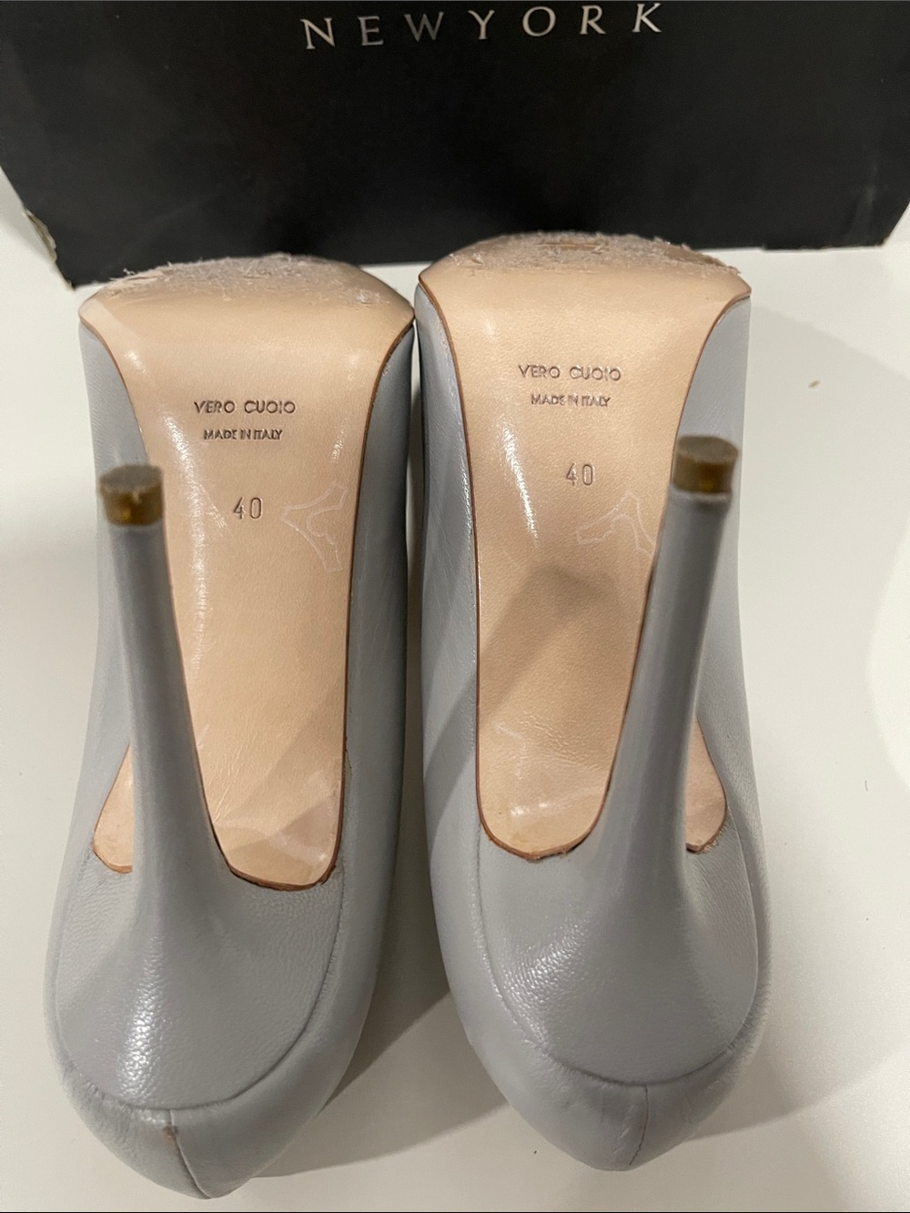 Barneys New York Gray Pointed-Toe Leather Heels Pumps SZ. 10 - Picture 7 of 9